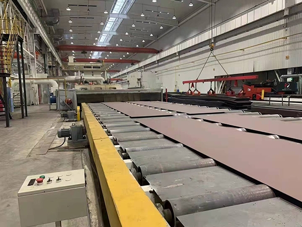 3.8米鋼板預(yù)熱、拋丸、自動(dòng)噴漆、活性炭吸附、脫附催化燃燒處理線